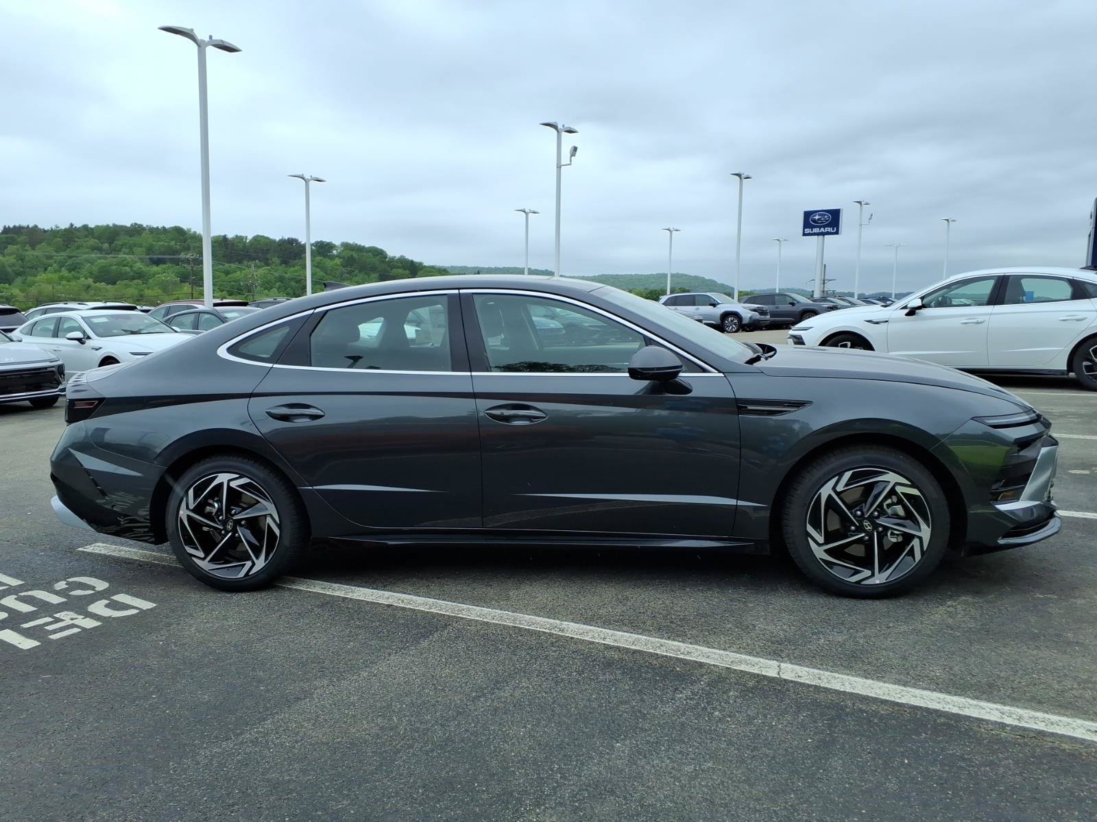 New 2026 Hyundai Sonata SEL FWD image 2