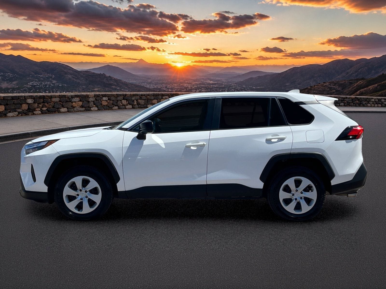 Used 2025 Toyota RAV4 LE AWD/4WD image 3