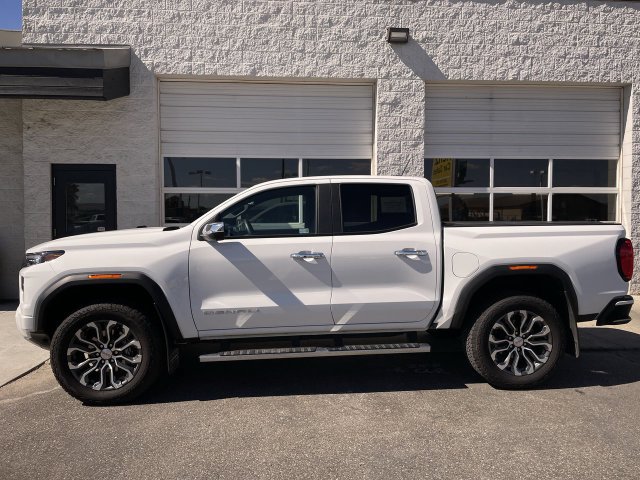 Used 2026 GMC Canyon Denali AWD/4WD image 1