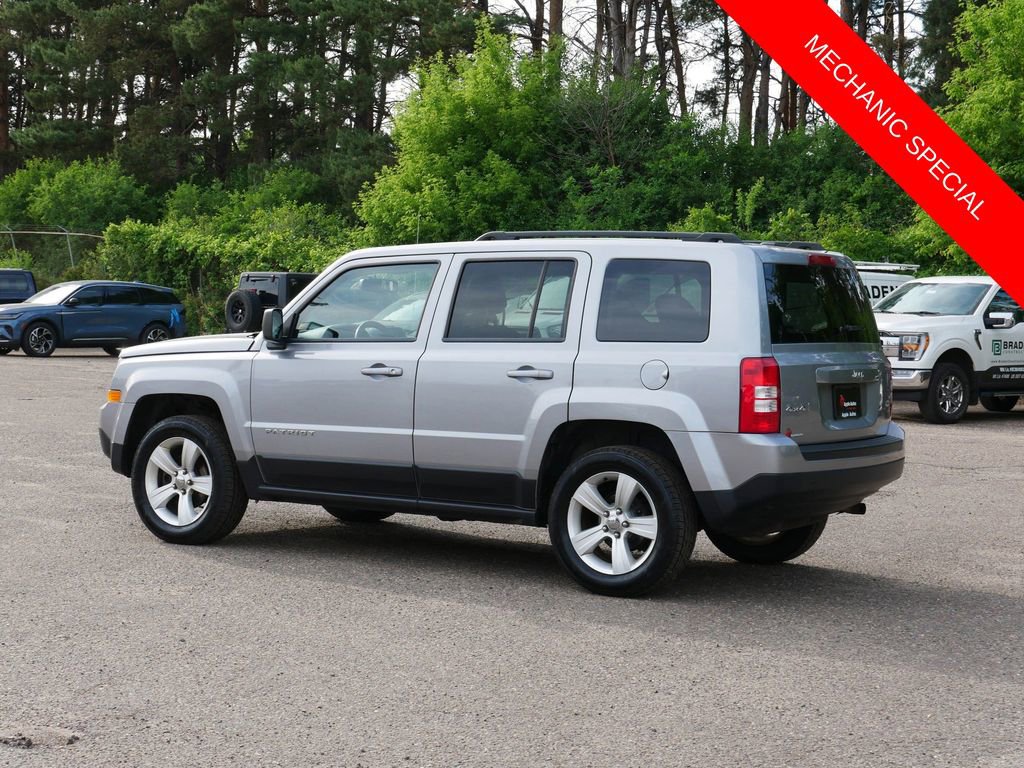 Used 2015 Jeep Patriot Latitude w/ Sun/Sound Group AWD/4WD image 4