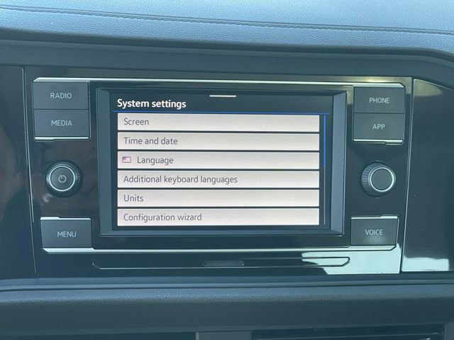 Used 2023 Volkswagen Jetta SE w/ Panoramic Sunroof Package image 13