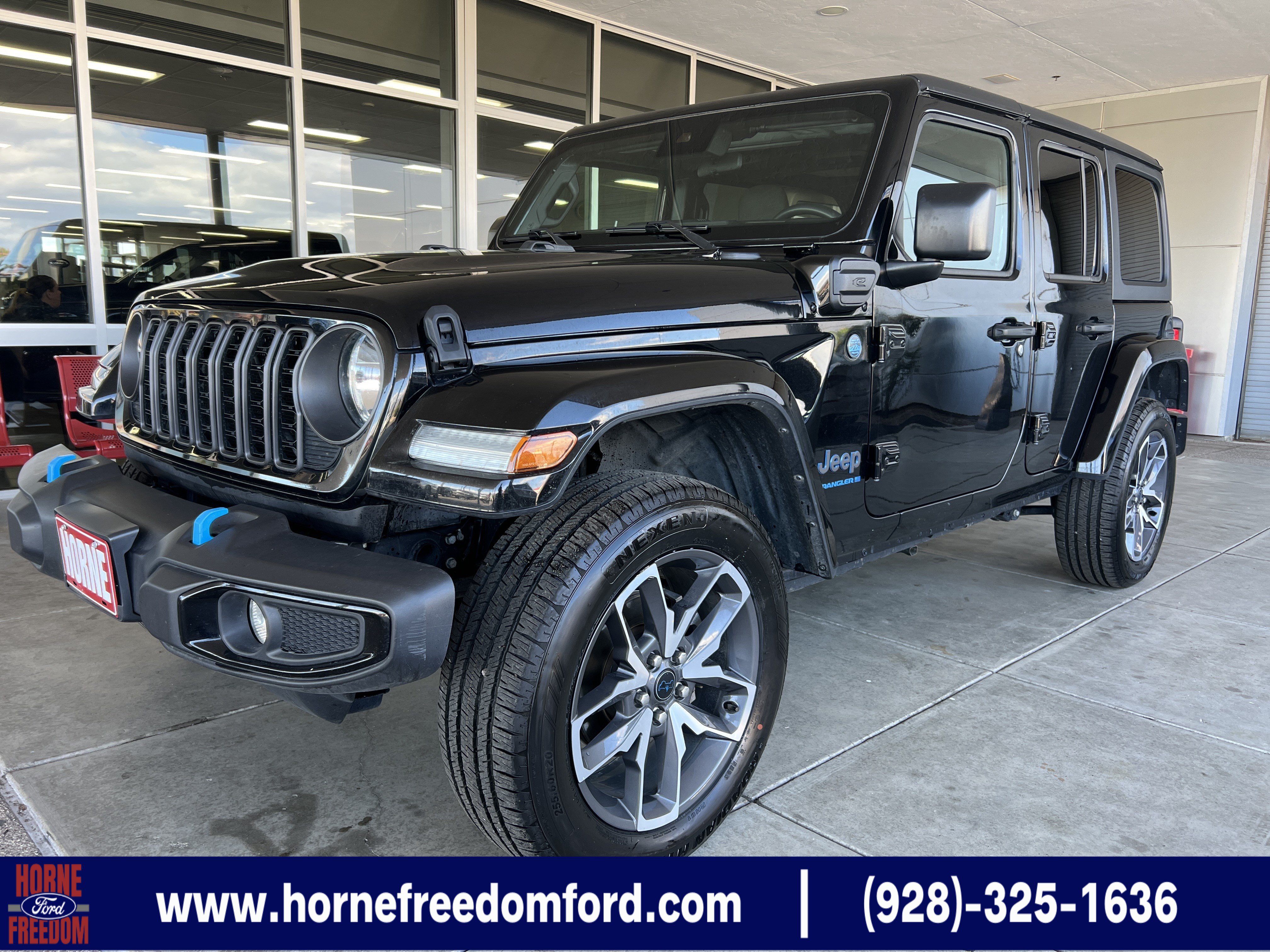 Used 2024 Jeep Wrangler Unlimited AWD/4WD image 1