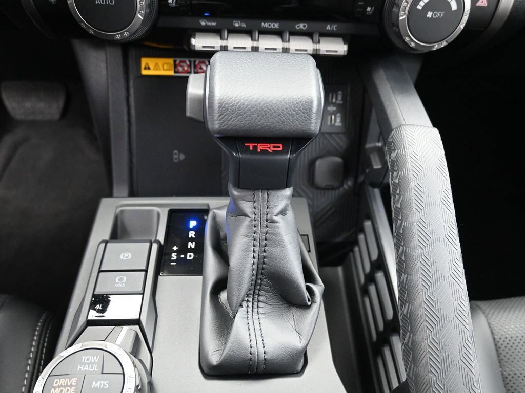 Certified 2025 Toyota 4Runner TRD Off-Road Premium image 31