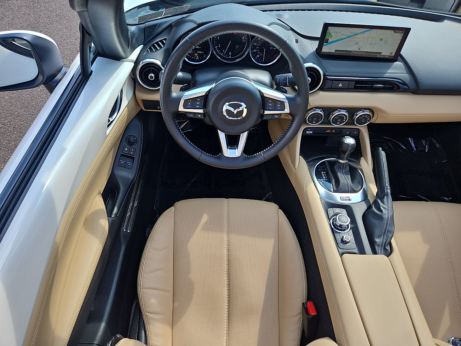 Used 2024 MAZDA MX-5 Miata RF Grand Touring RWD image 10
