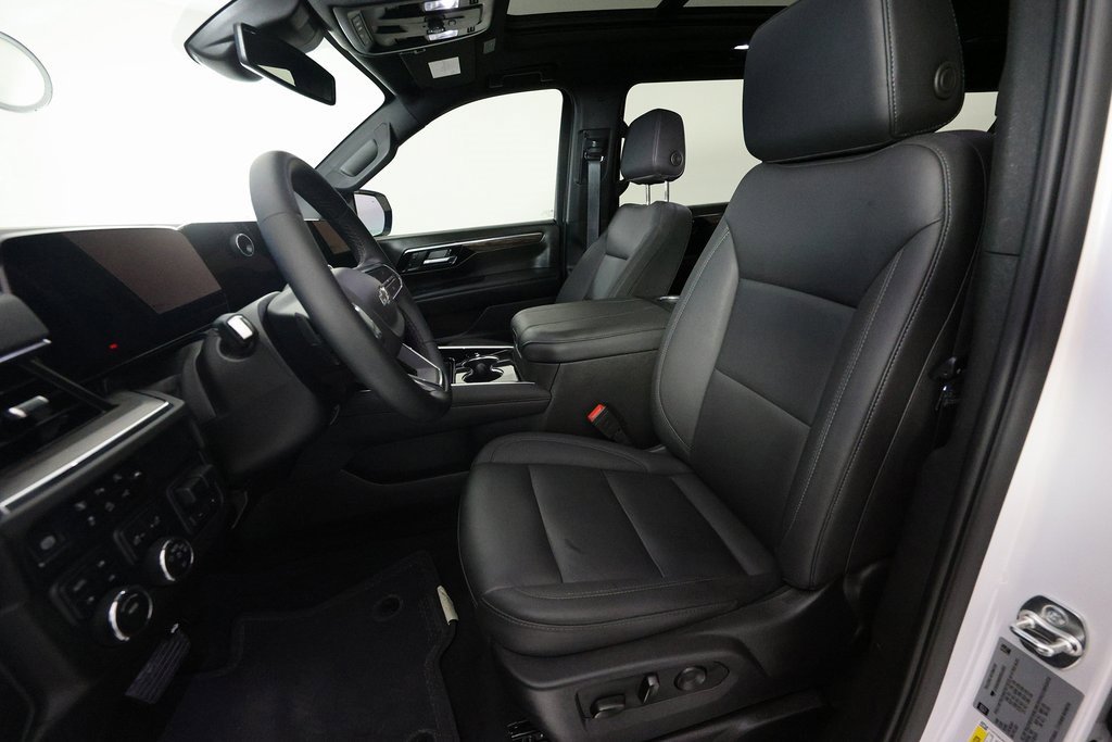 Used 2025 Chevrolet Suburban Z71 w/ Comfort Package image 19