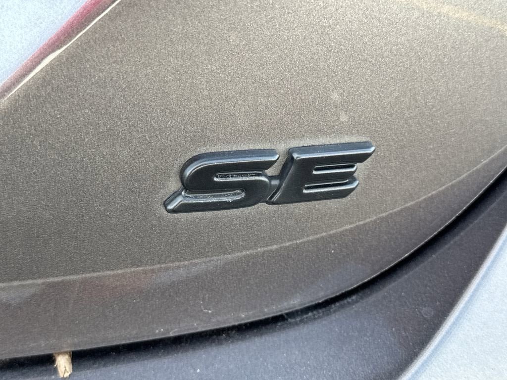 Used 2023 Toyota Camry SE FWD image 6
