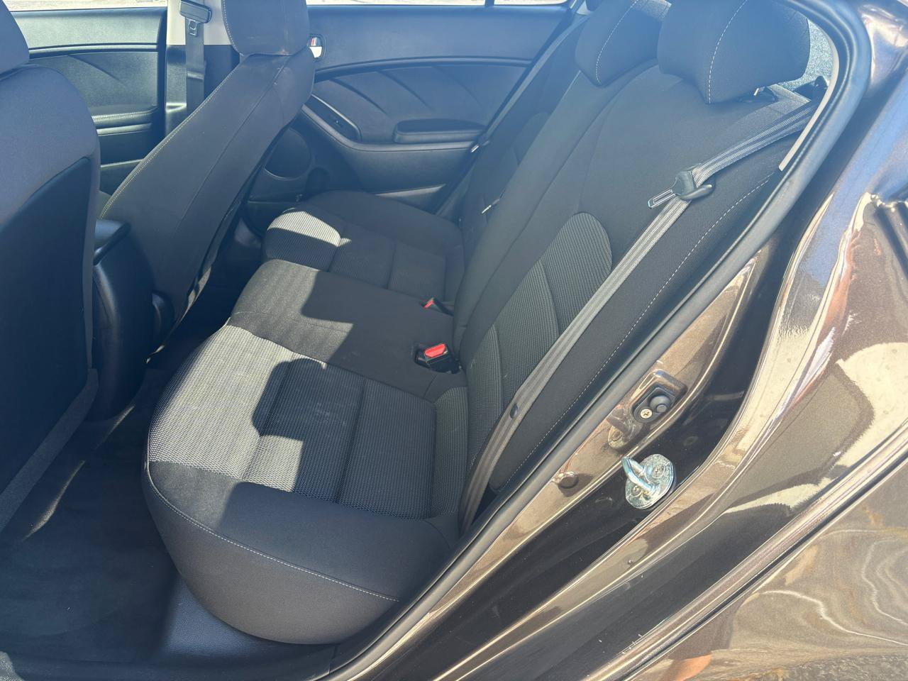Used 2017 Kia Forte LX FWD image 9