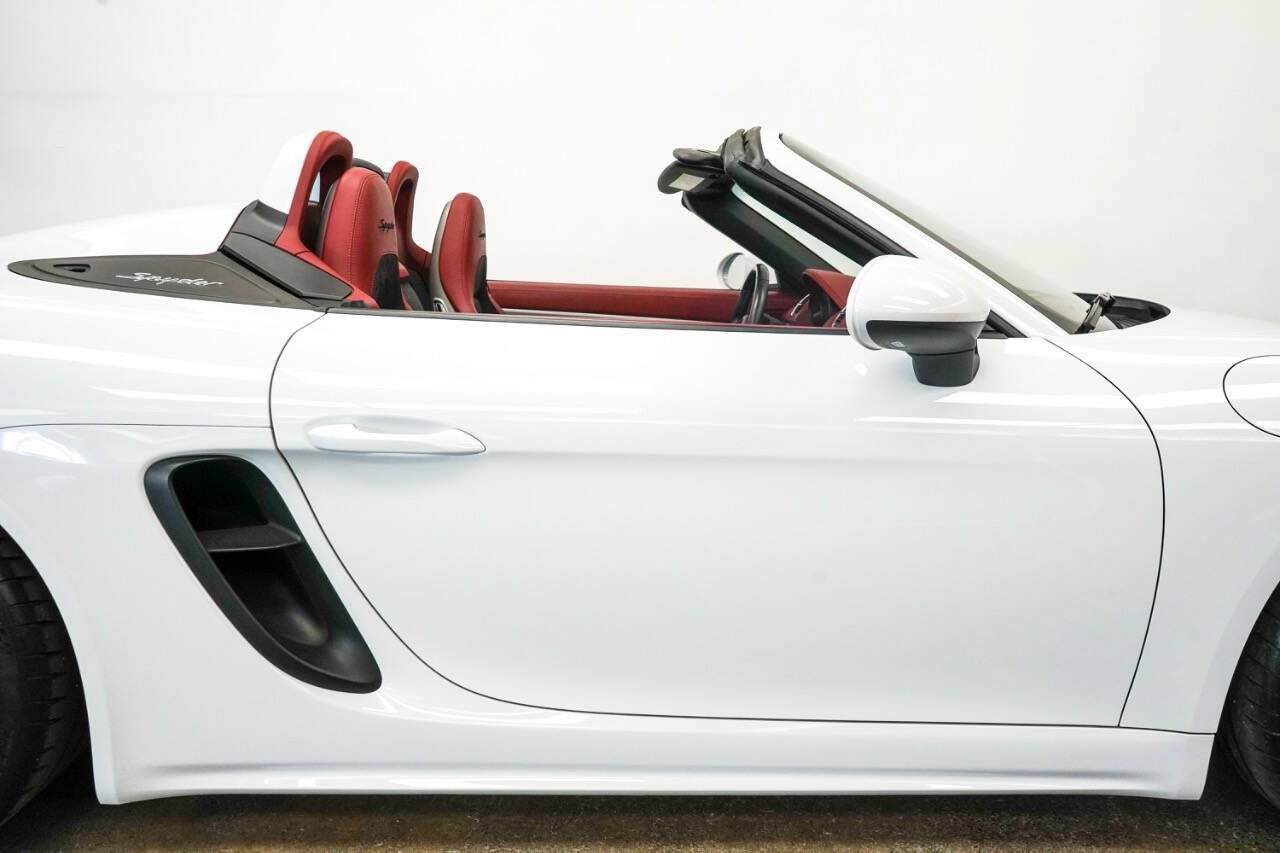 Used 2020 Porsche 718 Boxster Spyder RWD image 25