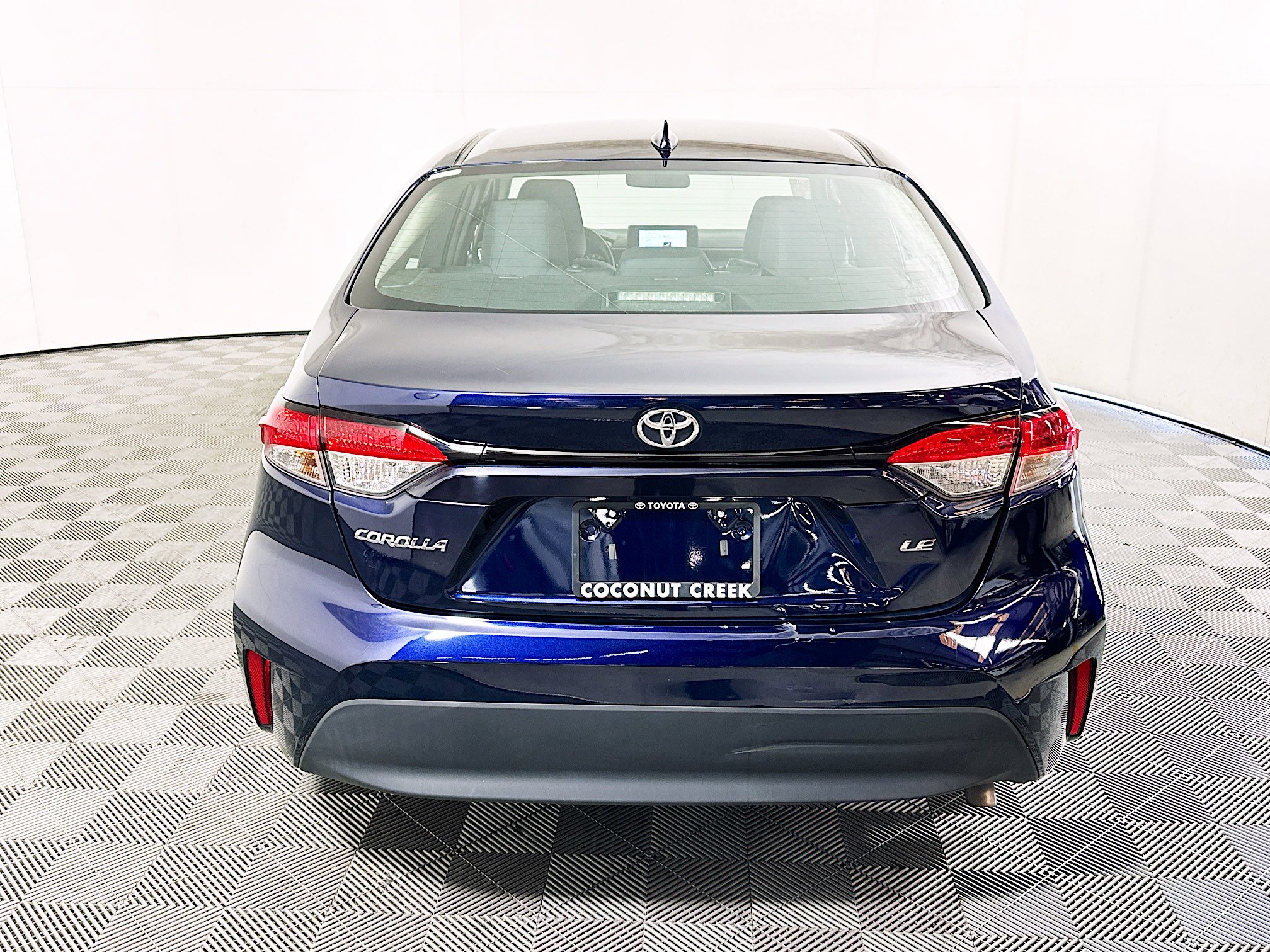 Used 2024 Toyota Corolla LE image 4