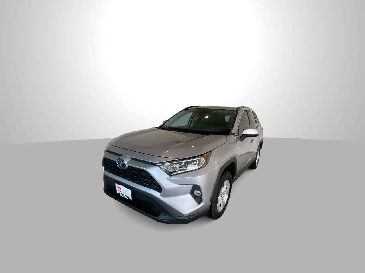 Certified 2021 Toyota RAV4 XLE w/ Convenience Package image 4