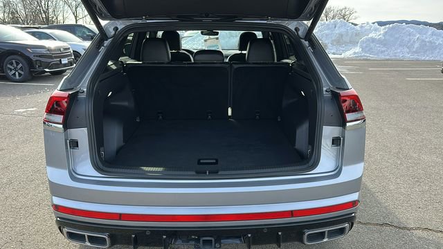 Used 2024 Volkswagen Atlas Cross Sport SEL R-Line image 24