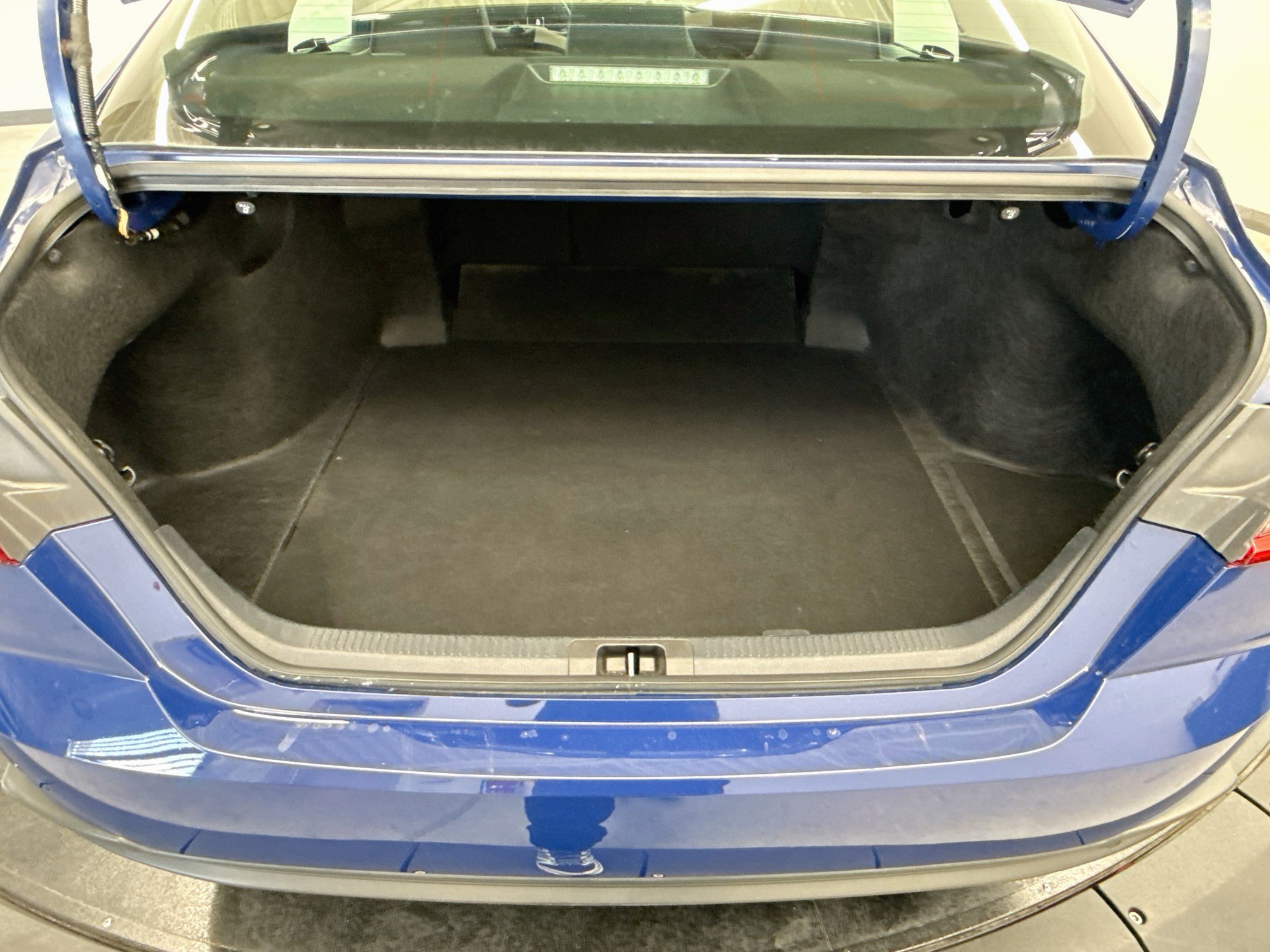 Used 2025 Toyota Camry SE FWD image 30