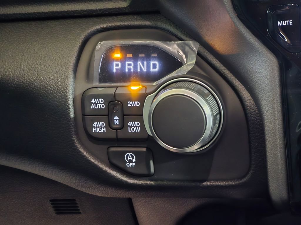 New 2026 RAM 1500 4x4 Crew Cab image 29