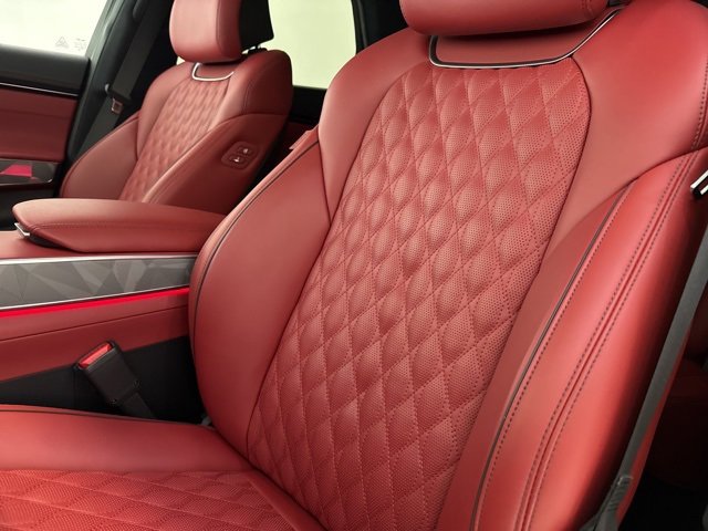 Used 2025 Genesis GV70 3.5T Sport w/ Sport Advanced Package image 25