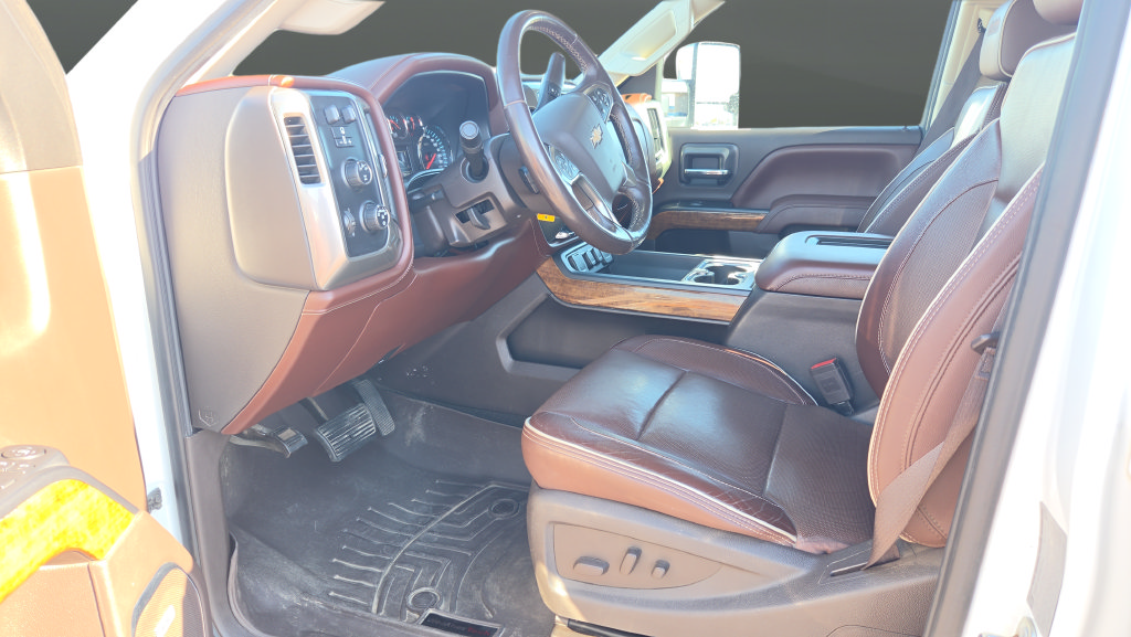 Used 2016 Chevrolet Silverado 3500 High Country w/ Duramax Plus Package AWD/4WD image 9