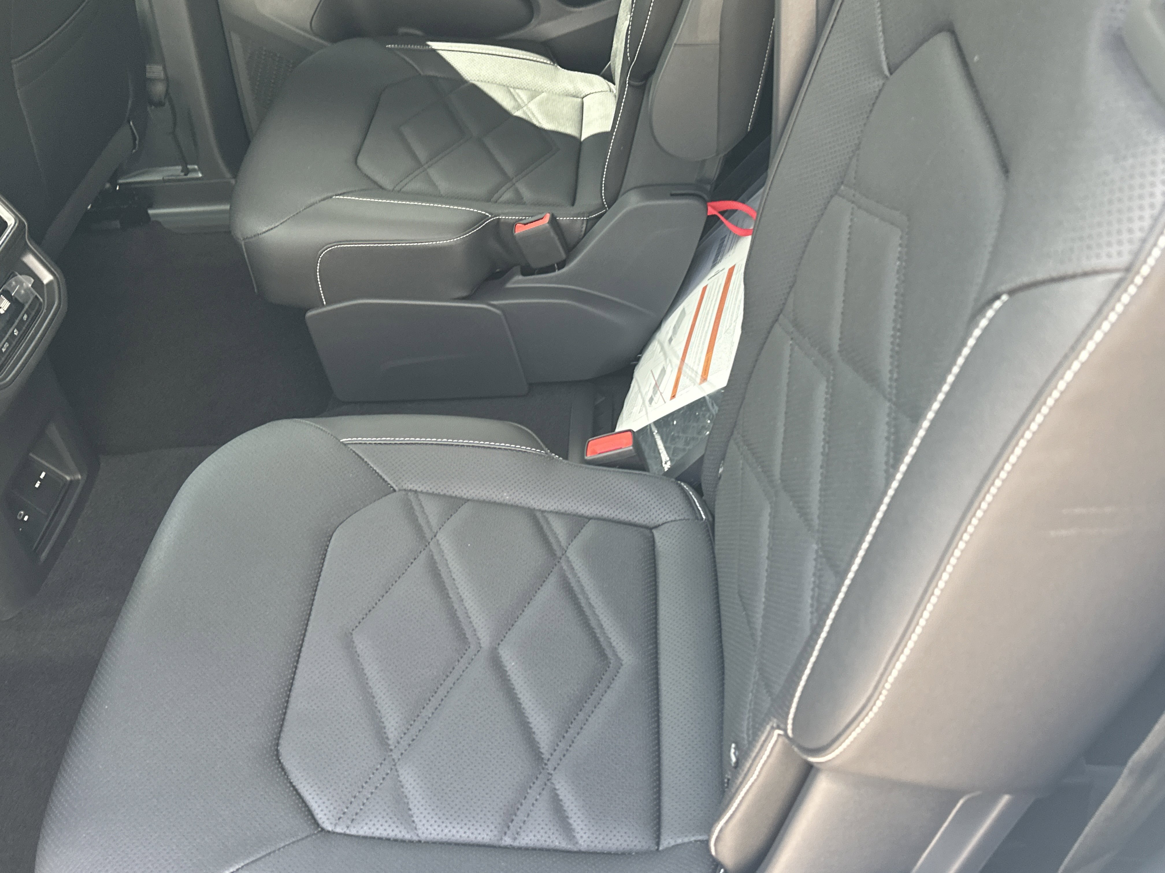 New 2026 Volkswagen Atlas SE image 13