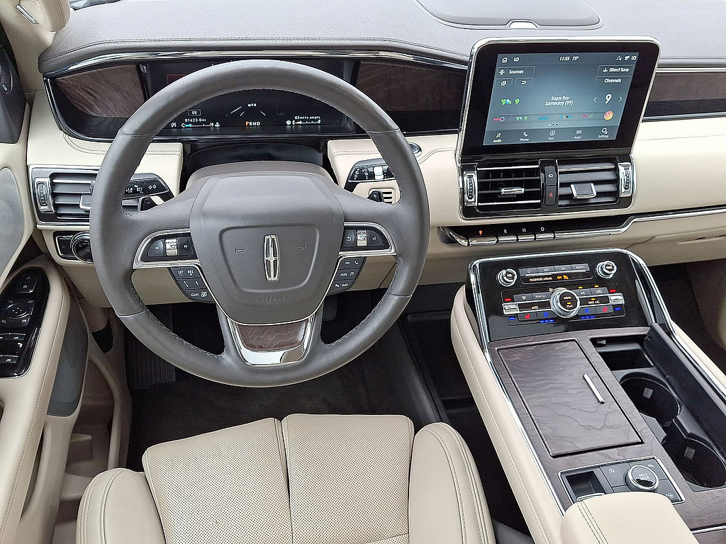 Used 2021 Lincoln Navigator Reserve w/ Luxury Package AWD/4WD image 21