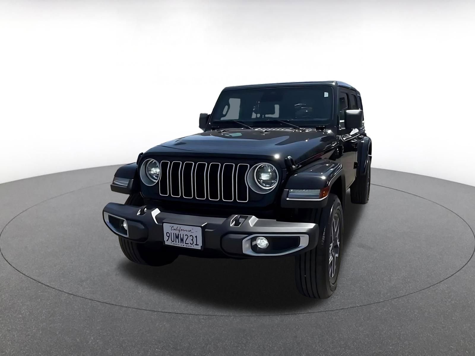 Used 2025 Jeep Wrangler Unlimited Sahara AWD/4WD image 4