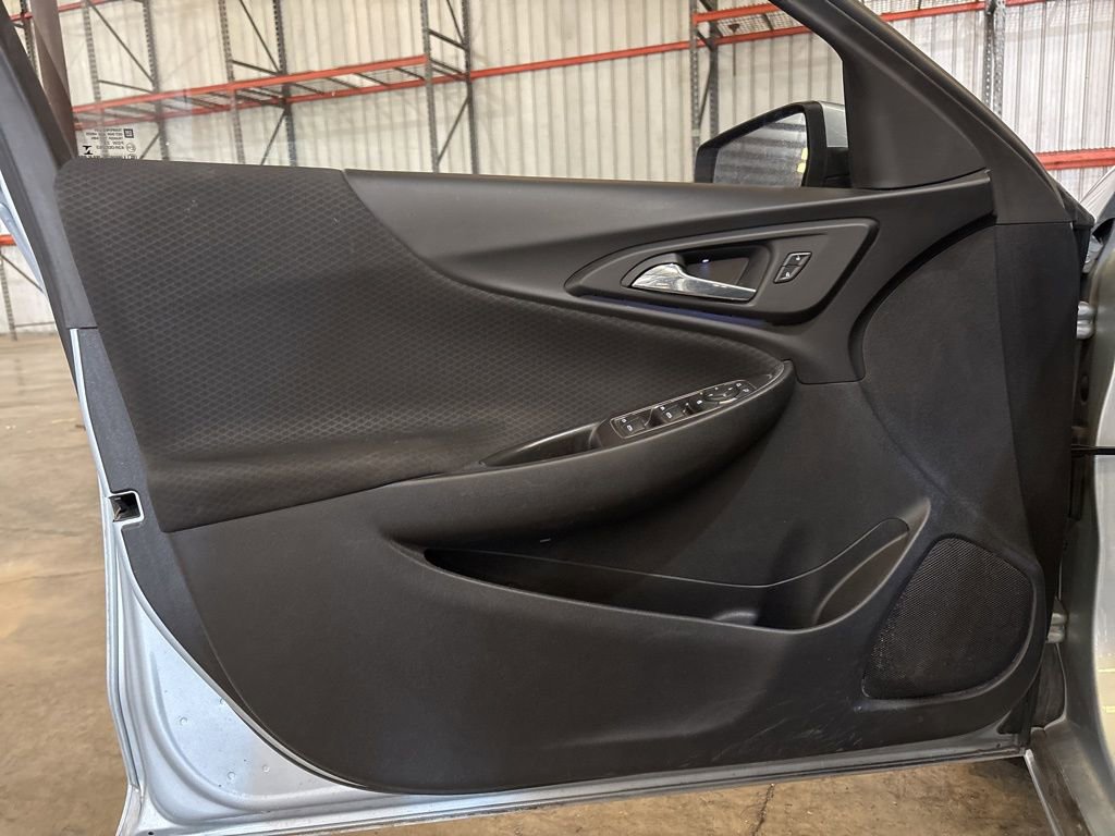 Used 2017 Chevrolet Malibu LT image 13