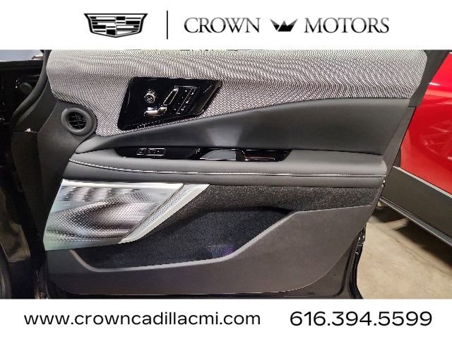 Used 2025 Cadillac Optiq Luxury 2 w/ LPO, Floor Liner Package AWD/4WD image 35