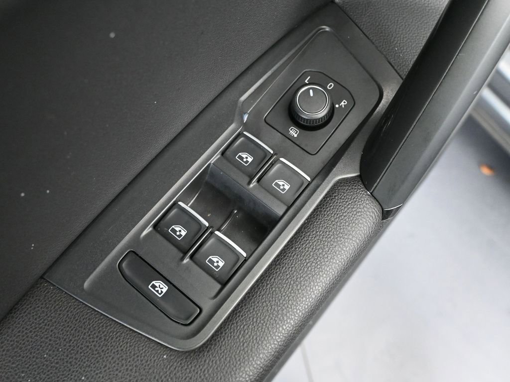 Used 2019 Volkswagen Tiguan SEL Premium R-Line image 19