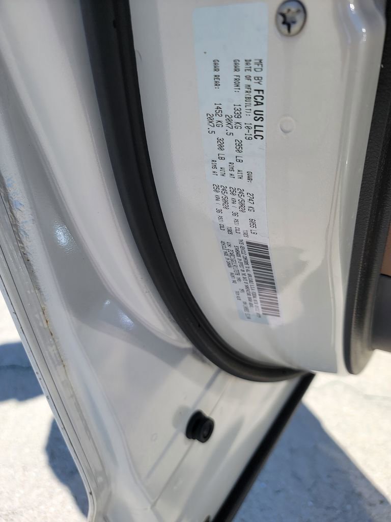 Used 2020 Chrysler Pacifica Limited w/ Tire & Wheel Group FWD image 22