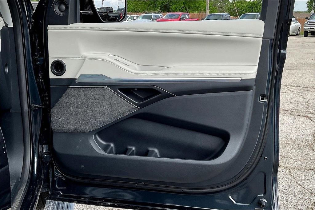 Used 2025 Lincoln Navigator Reserve image 19