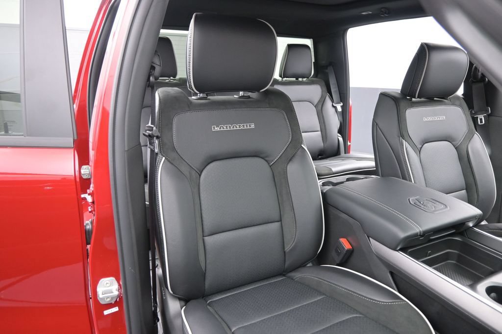 New 2026 RAM 1500 Laramie AWD/4WD image 19