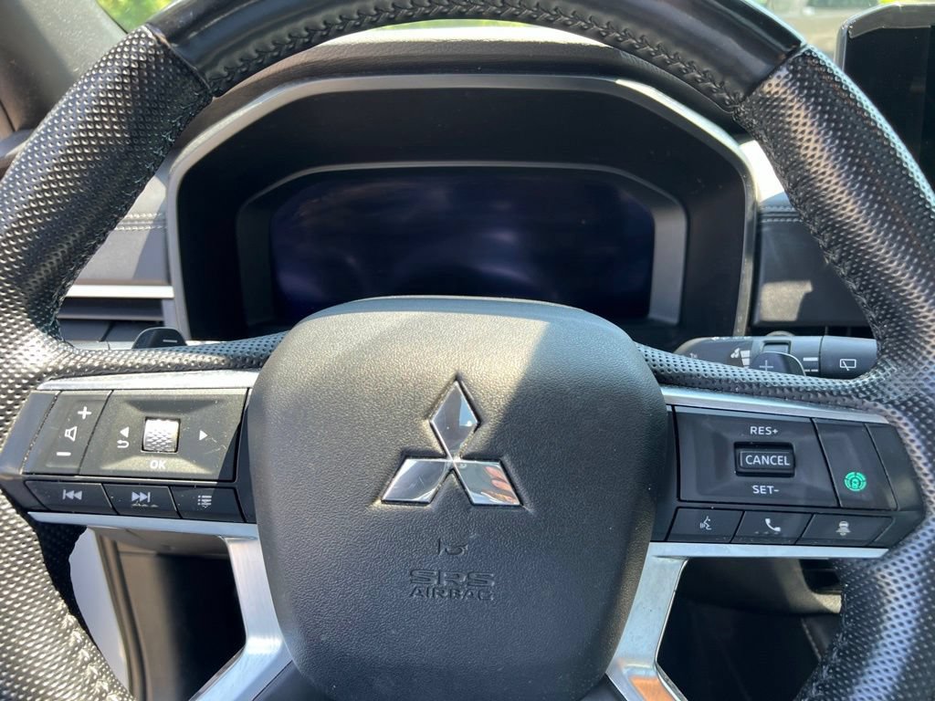 Used 2023 Mitsubishi Outlander SEL AWD/4WD image 22