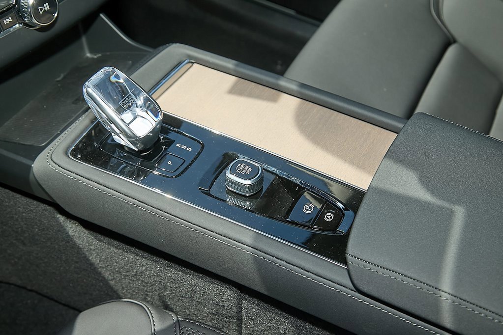 New 2025 Volvo XC90 B6 Plus w/ Protection Package image 16