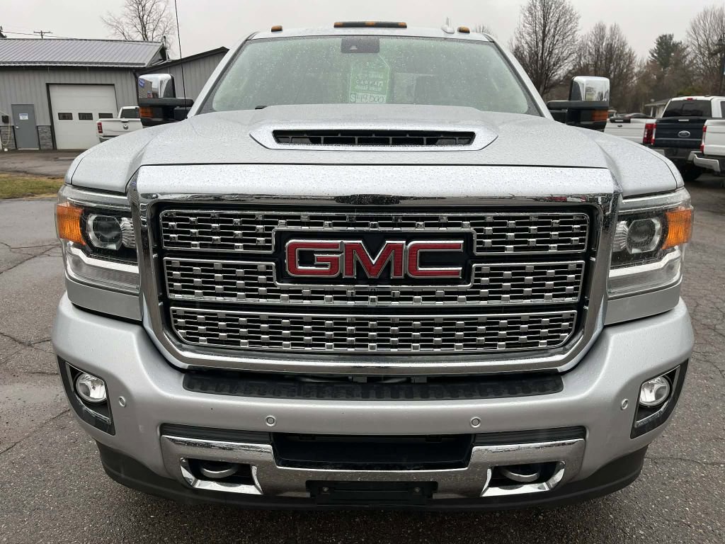Used 2018 GMC Sierra 3500 Denali w/ Duramax Plus Package image 3