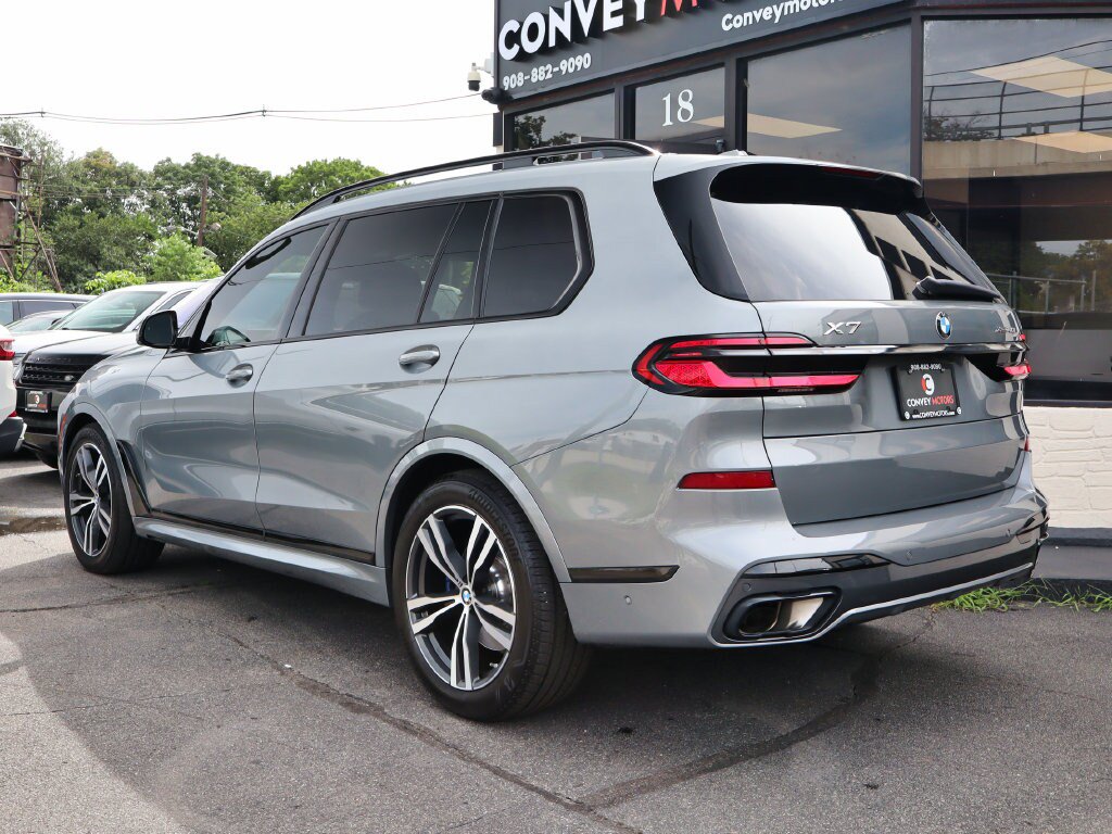 Used 2025 BMW X7 xDrive40i w/ M Sport Package AWD/4WD image 6