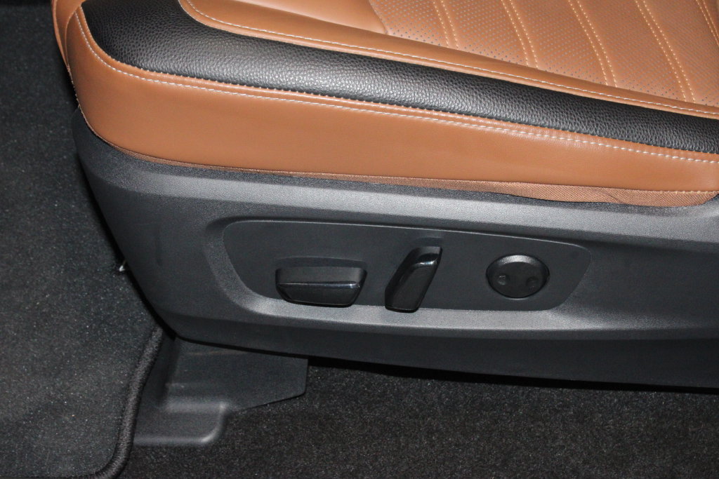 Certified 2024 Nissan Pathfinder Platinum w/ Cargo Package AWD/4WD image 25