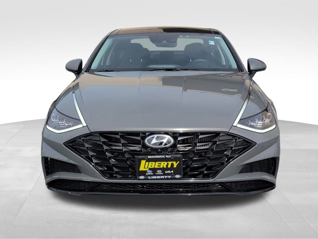 Used 2023 Hyundai Sonata Limited w/ Cargo Package image 9