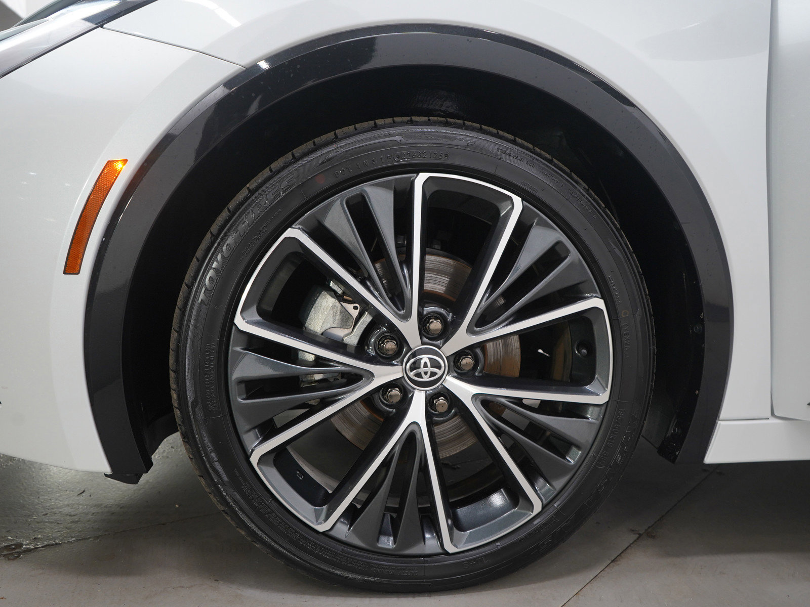 Used 2025 Toyota Prius Limited image 31