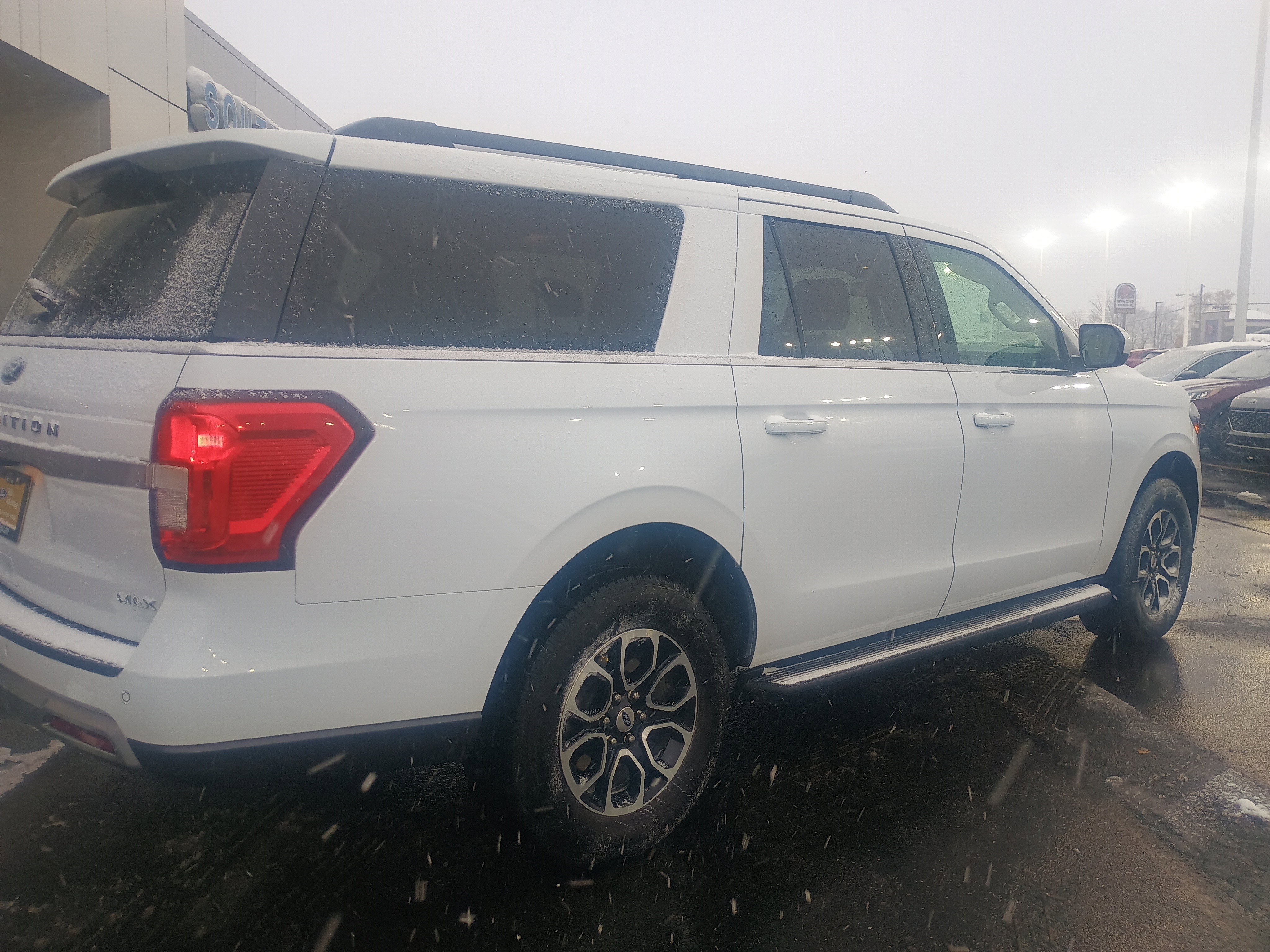 Certified 2024 Ford Expedition Max XLT image 15