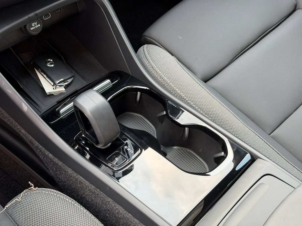 Certified 2023 Volvo C40 Recharge Core w/ Climate Package AWD/4WD image 19