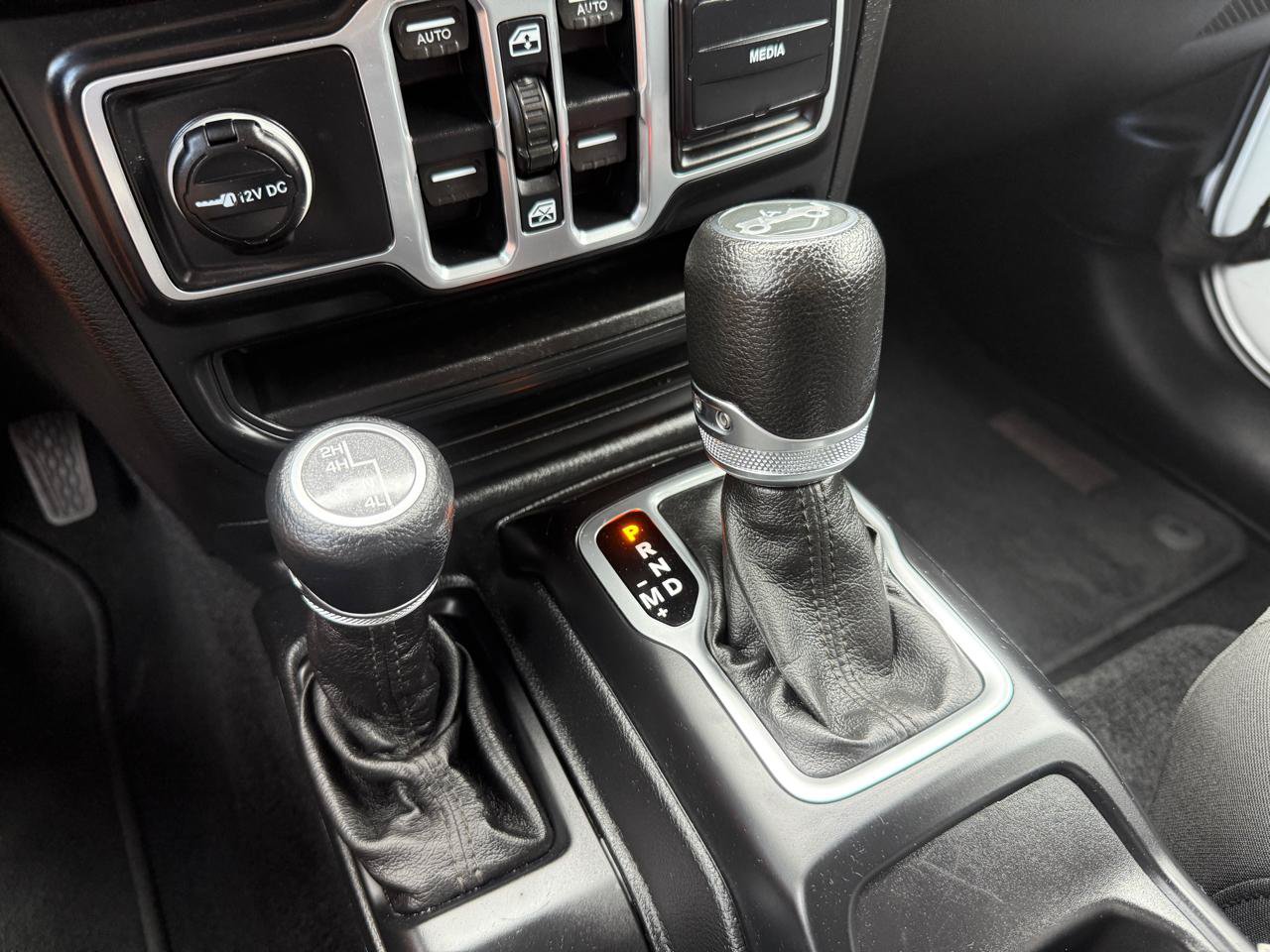 Used 2018 Jeep Wrangler Unlimited Sport S AWD/4WD image 24
