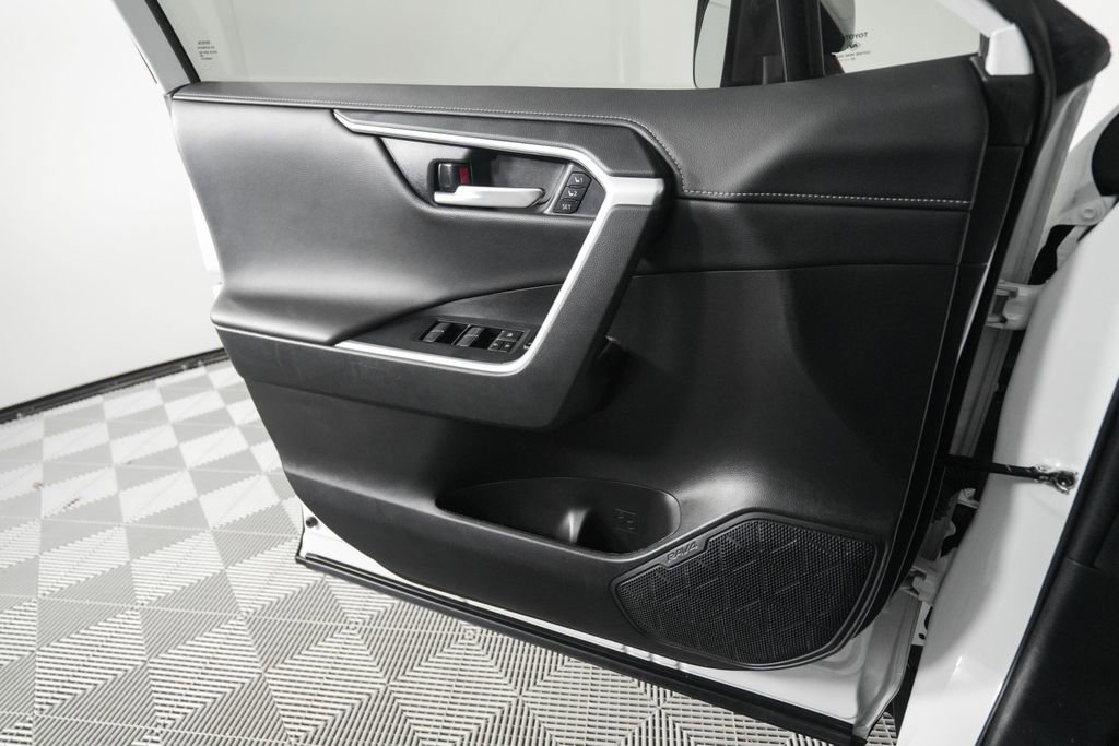 Used 2024 Toyota RAV4 Limited w/ Advanced Technology Package image 12