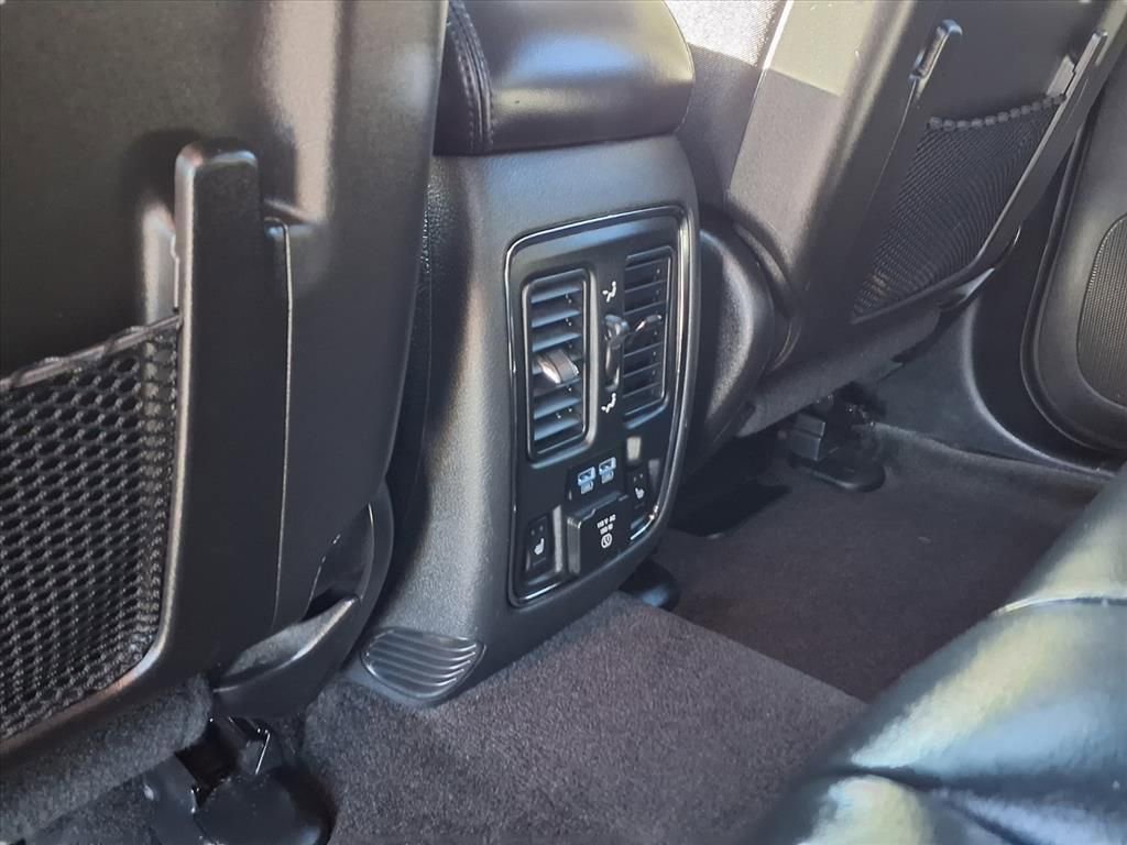 Used 2018 Jeep Grand Cherokee Limited image 27