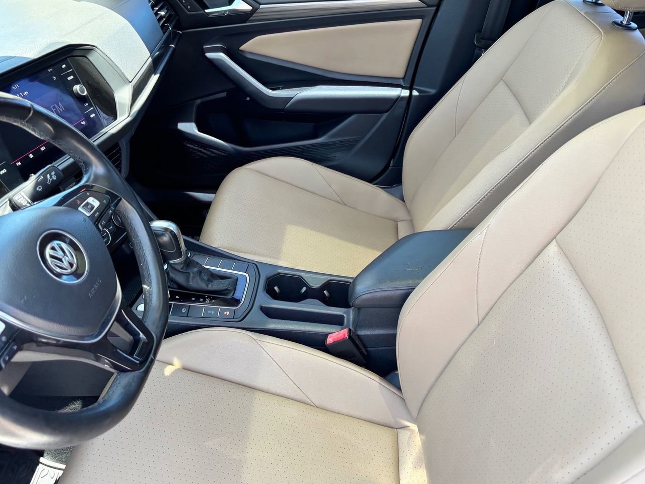 Used 2019 Volkswagen Jetta SEL w/ Cold Weather Package FWD image 17