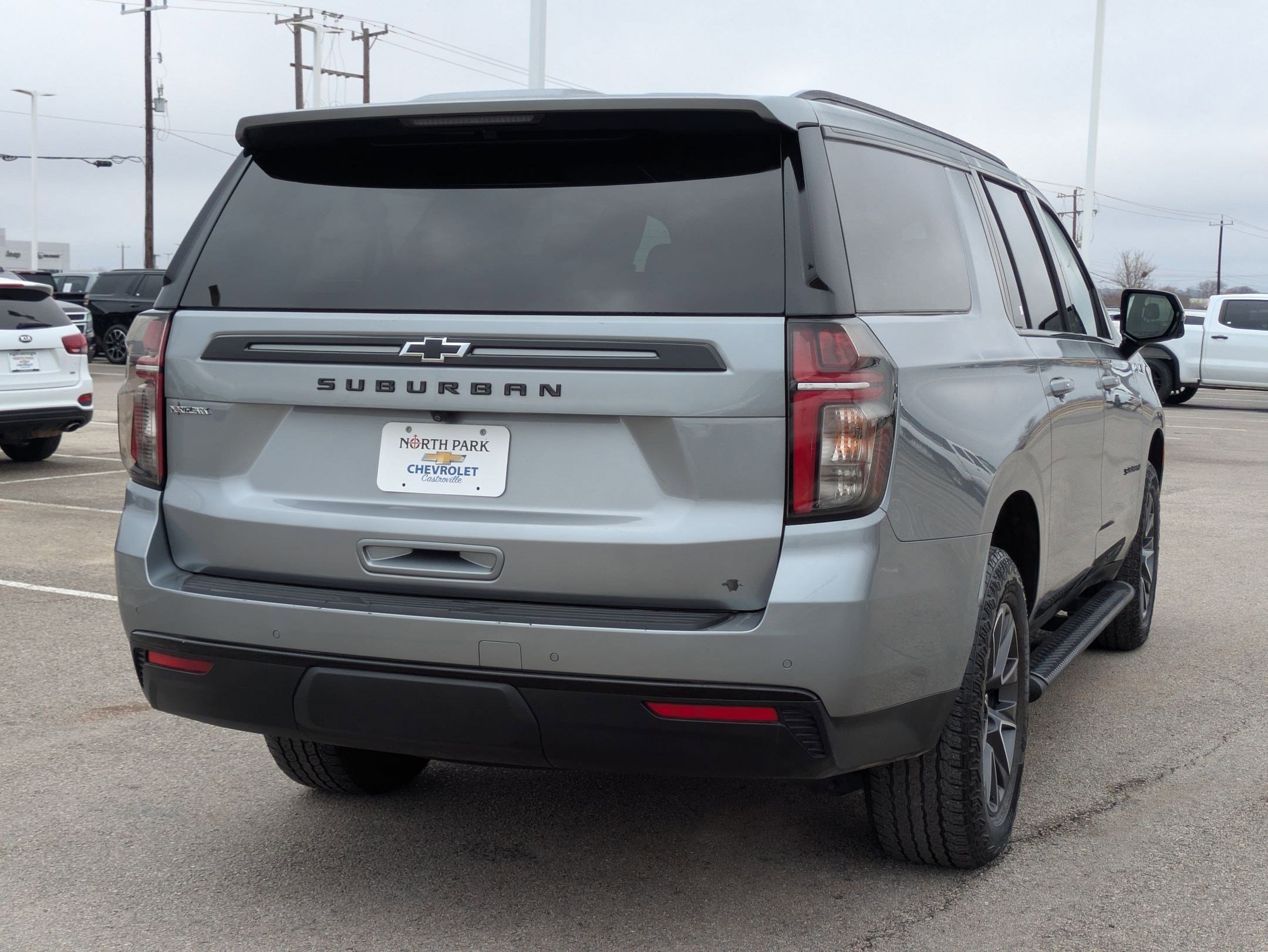 Certified 2024 Chevrolet Suburban Z71 w/ Luxury Package image 3