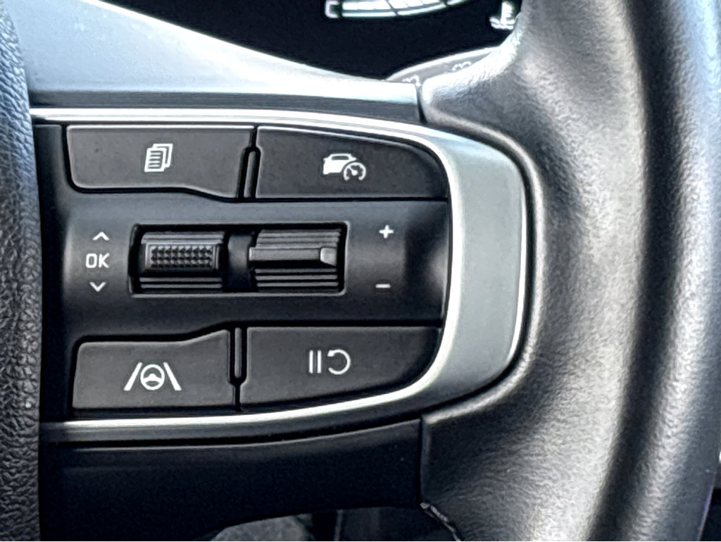 Used 2023 Kia Sportage EX image 11