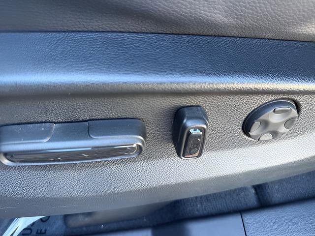 Used 2023 Honda Odyssey Elite image 12
