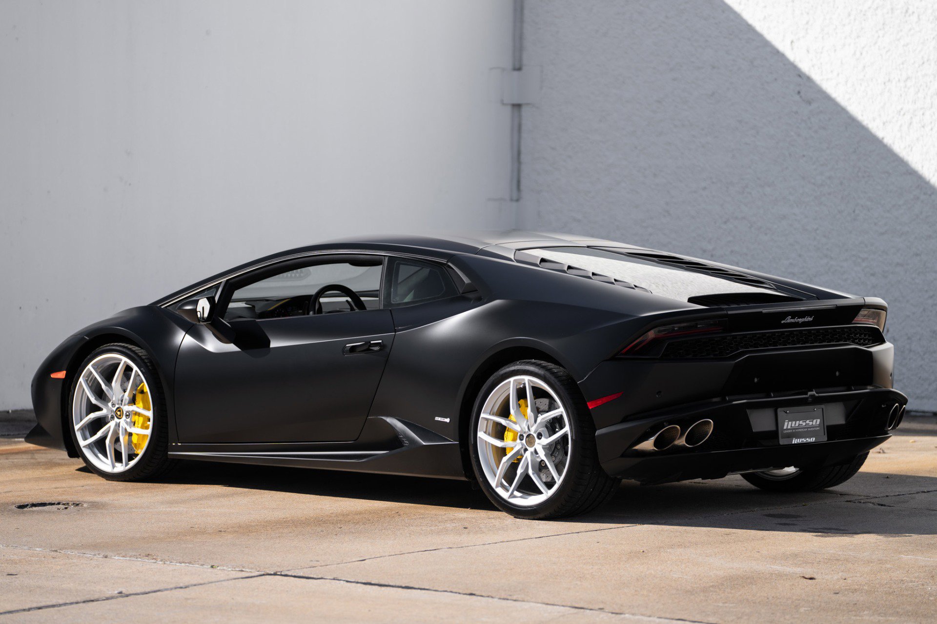 Used 2015 Lamborghini Huracan LP 610-4 image 9