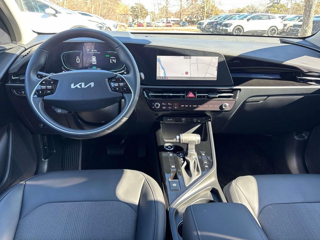 Used 2024 Kia Niro EX image 10