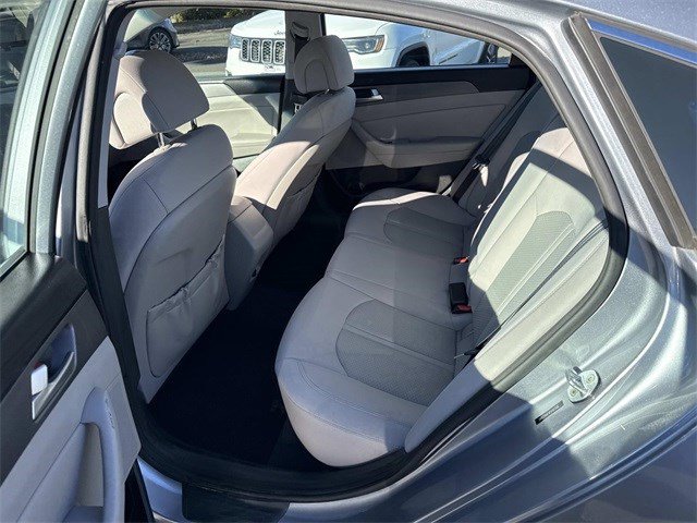 Used 2015 Hyundai Sonata SE w/ Option Group 09 image 16