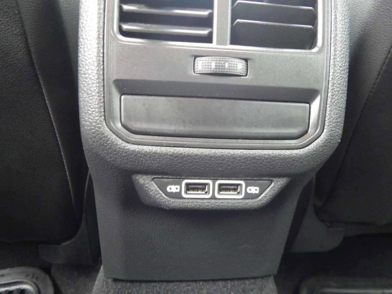 Used 2022 Volkswagen Passat 2.0T SE image 33