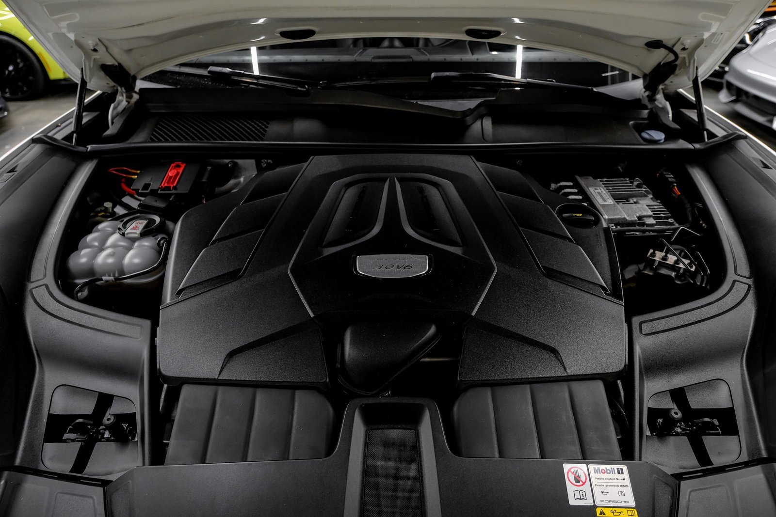 Used 2023 Porsche Cayenne Coupe image 63