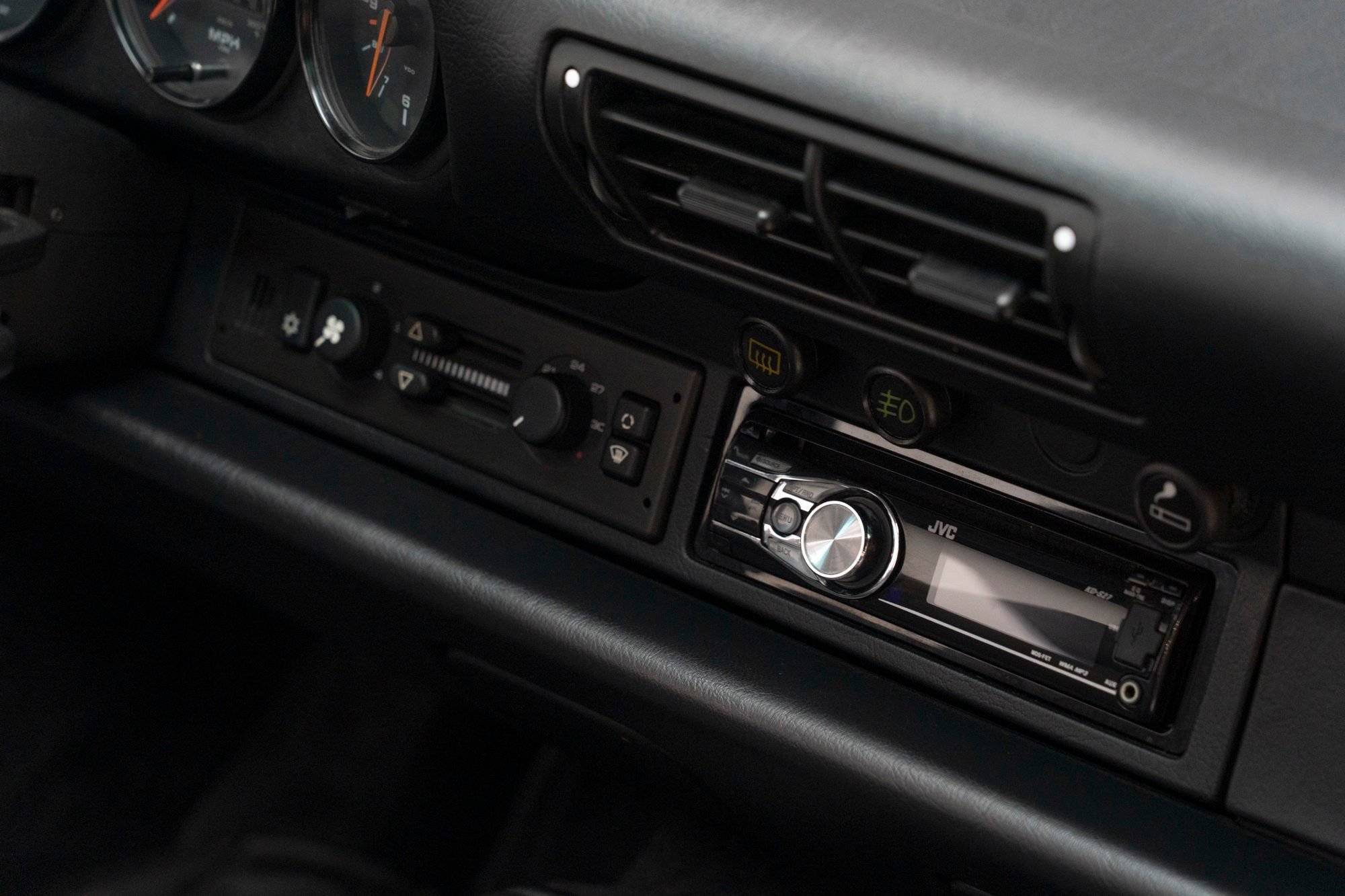Used 1991 Porsche 911 Carrera RWD image 44